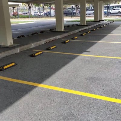 專業(yè)團(tuán)隊(duì)服務(wù) 露天地下停車場(chǎng)停車位畫線與馬路通道標(biāo)線工程一站式解決方案